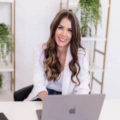 Gabriela Hanson Zillow Showcase Agent